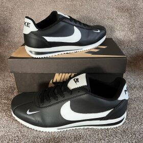 Nike Cortez Negro/Blanco